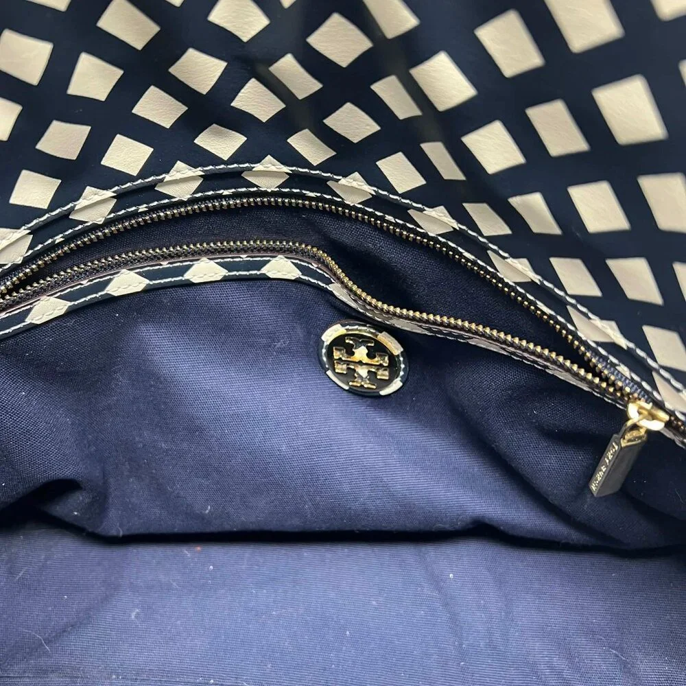 Tory Burch Garden Tote in Watercolor Botanical/Navy Lattice - Picture 3 of 16